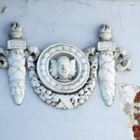 Лепнина на здании старой больницы :: Freddy 97