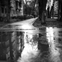 город залитый дождями :: Артём Евтюхов