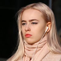 Уличный портрет :: Владимир59 