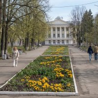 Весенний сквер :: Alisia La DEMA