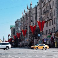 Фонари в форме тюльпанов к Дню Победы. :: Татьяна Помогалова Фонари в форме тюльпанов к Дню Победы. :: Татьяна Помогалова