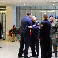 Радостная встреча боевых товарищей :: Татьяна Лютаева