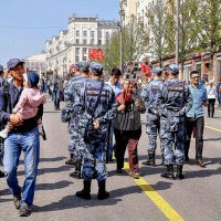 Кто там шагает не в ногу ,,,Шире шаг солдаты ! :: Анатолий Колосов