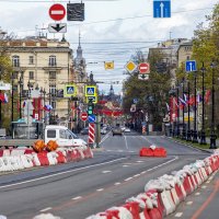 Май все раскрасил красным цветом :: Евгений 