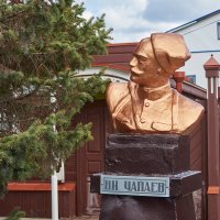 Пугачёв. Бюст В.И.Чапаева :: Олег Манаенков