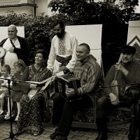 Дворовый ансамбль :: Виктор Савельев