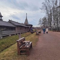 Стена этнографического парка деревянного зодчества "Богословка". " Петербуржские Кижи :: Лилия *