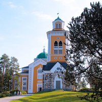 Церковь с колокольней в Керимяки :: Сергей Сомихин