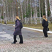 Май..Утро. Идут на работу девчата! :: Владимир 