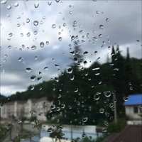 Дождём холодным небо плачет, в слезах оконное стекло! :: Надежда 