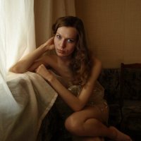 Сидящая у окна :: СЮ 
