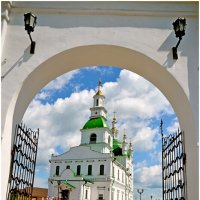 Дорога к храму. :: Михаил К