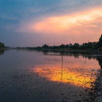 вечерняя река :: Антон Лихач