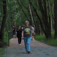 Прогулки в Летнем Парке :: юрий поляков