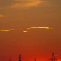 Рассвет в проводах :: Александр Синдерёв