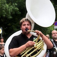 УЛИЧНЫЕ МУЗЫКАНТЫ Всем трубам труба :: Алексей Кузнецов