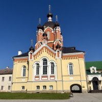 Церковь Воздвижения Креста Господня...Тихвинский мужской монастырь :: Наталия Павлова