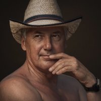 Портрет мужчины в шляпе :: Александр Лисовский