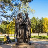 Памятник Петру и Февронии Муромским. Ангарск :: Надежда Чернецкая Памятник Петру и Февронии Муромским. Ангарск :: Надежда Чернецкая