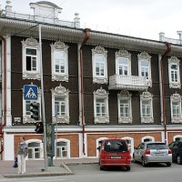 Памятник деревянного зодчества по ул. Ленина 11 г. Новосибирска :: Галина Нестратова