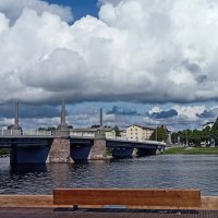 Облака над рекой .. :: Татьян@ Ивановна