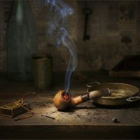 Натюрморт с курительной трубкой