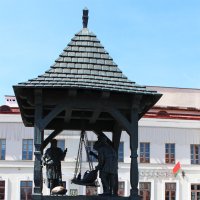 памятник «Городские весы» в Минске.
