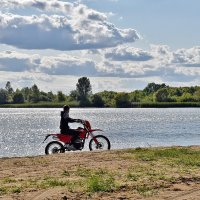 Вечером у пруда. :: Валентина Нефёдова Вечером у пруда. :: Валентина Нефёдова