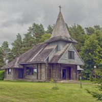 Старинная деревянная церковь в Усмас