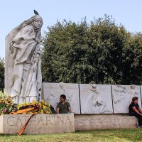 Статуя Святой Екатерины Сиенской в Риме
