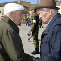Встреча ветеранов :: Дмитрий Петренко