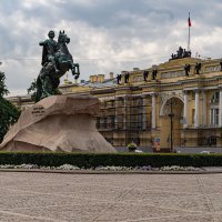 И в даль глядел.....