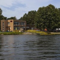 Водно-спортивный комплекс на берегу озера Стропы.