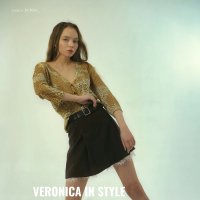 Позирующая :: And I go