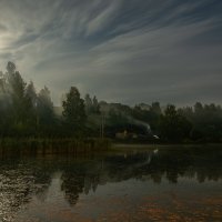 Озерцо в лунном сиянии: дымок тает в звёздной тишине