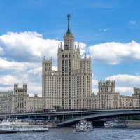 Москва. Высотка на Котельнической набережной :: Денис Полушин