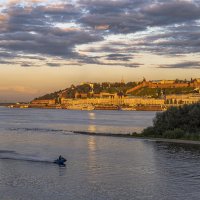 Под небом голубым есть город золотой