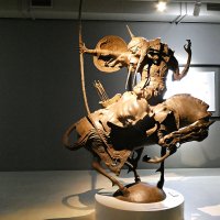 Скульптура Даши Намдакова «Цель». (2011 г.). Иркутск