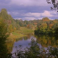 Осенний день река Тихвинка