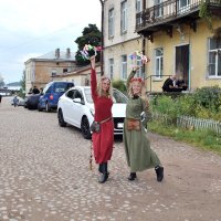 "Идешь, бывало, по Выборгу, а навстречу.."