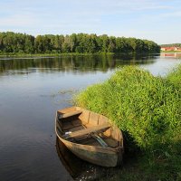 Летом на реке