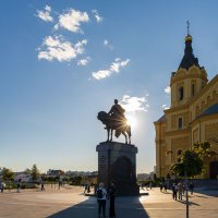 Памятник Александру Невскому у собора :: Александр Синдерёв