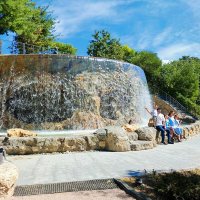Грот с водопадом