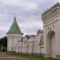 Стены монастыря — стражи памяти и света