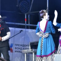 Сцена в работе