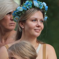 Гляжу в озёра синие...
