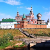 Монастырь на острове Коневец