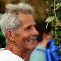 Когда мы улыбаемся, мы самоисцеляемся. И силой наполняемся, дарующей успех. :: Юрий. Шмаков Когда мы улыбаемся, мы самоисцеляемся. И силой наполняемся, дарующей успех. :: Юрий. Шмаков