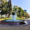 Необычный фонтан — его называют «Глыба» (ещё встречается название «Парящий камень») :: Виктор Мухин