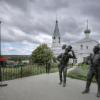 Скульптуры Хлестаков и Городничий в Касимове :: Andrey Lomakin